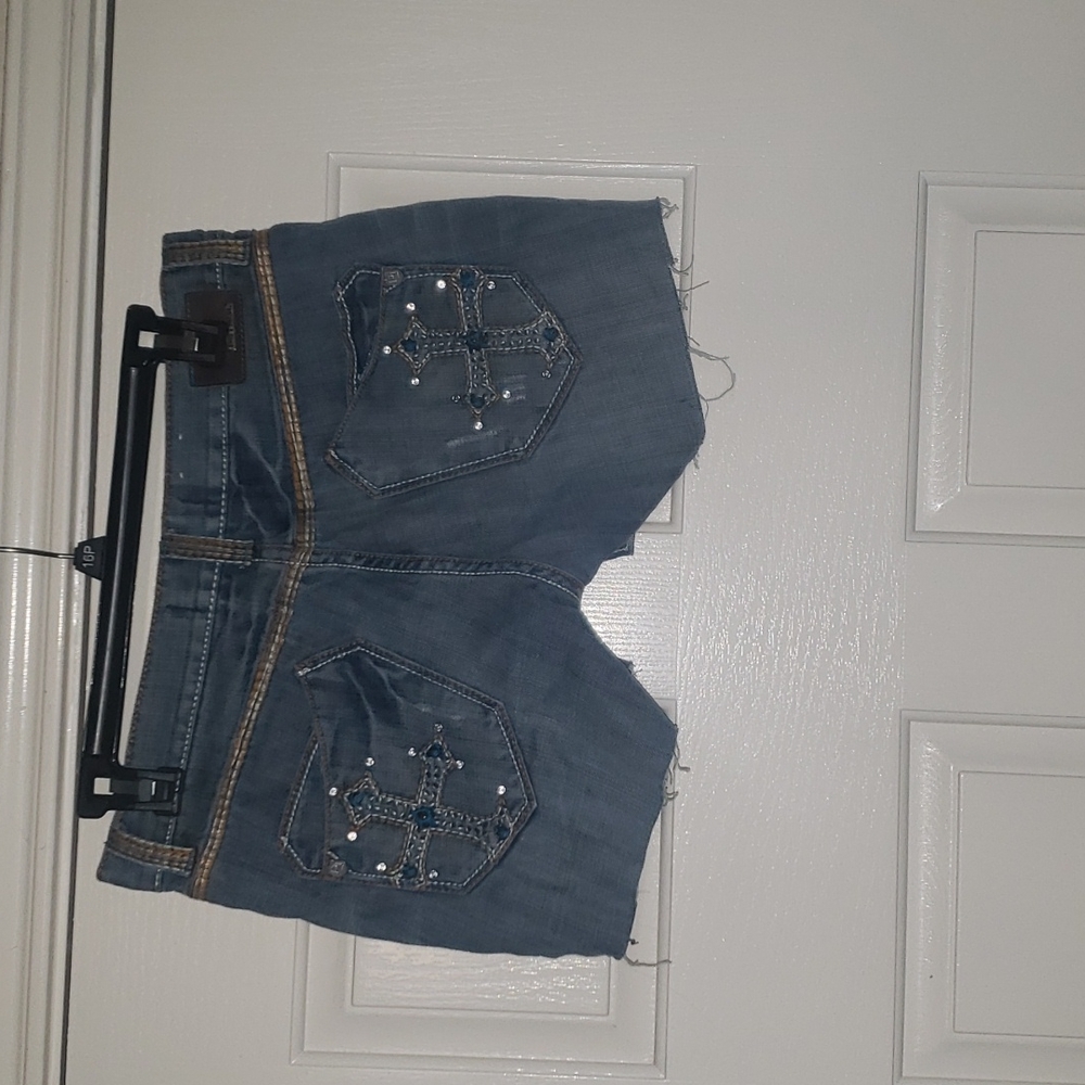 Petrol 6 destroyed cutoff jean shorts cross pockets